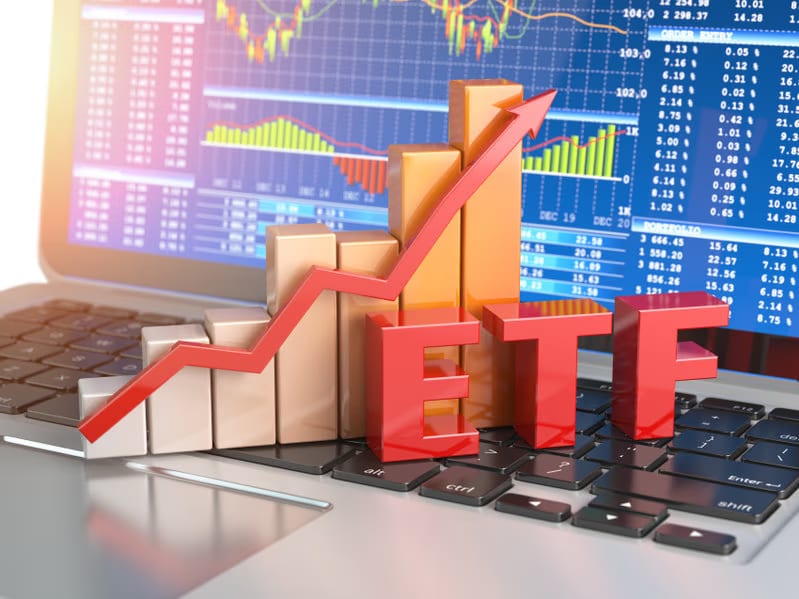 OPCVM traditionnels vs ETF : comprendre les divergences structurelles