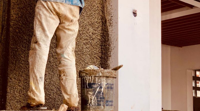 Pourquoi les artisans du bâtiment devraient soigner leur contenu web (et comment s’y prendre)